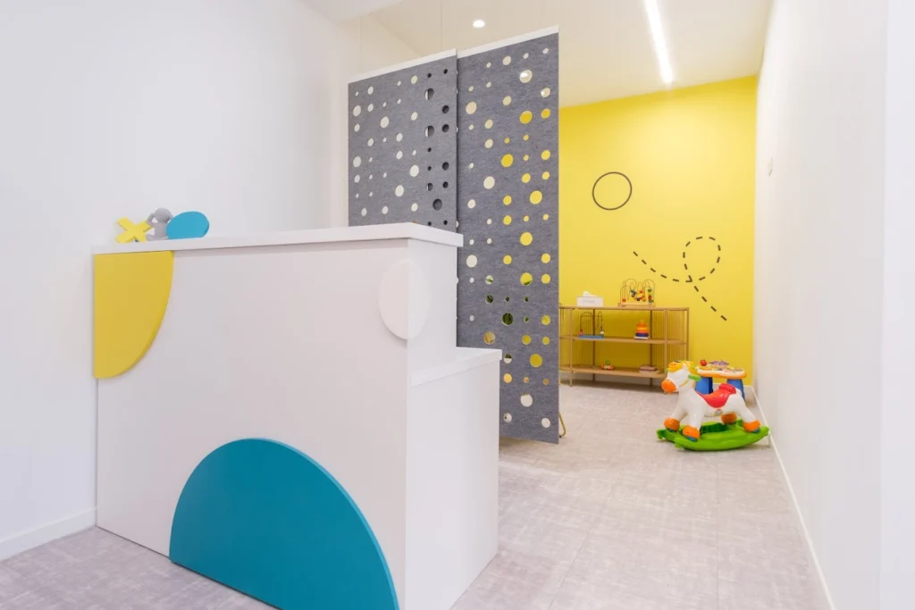 Pediatric Clinic, Vari – IDYLI Architects