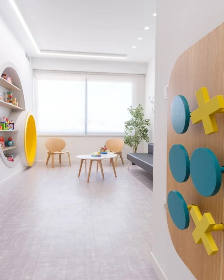 Pediatric Clinic, Vari – IDYLI Architects